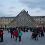 马克龙：对侦破卢浮宫盗窃案充满信心 将彻底重塑安保