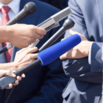 2026年政府工作任务：推广中小学春秋假，落实职工带薪错峰休假制度